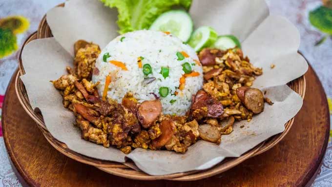 5 Resep Nasi Gila, Gurih Nagih yang Enak