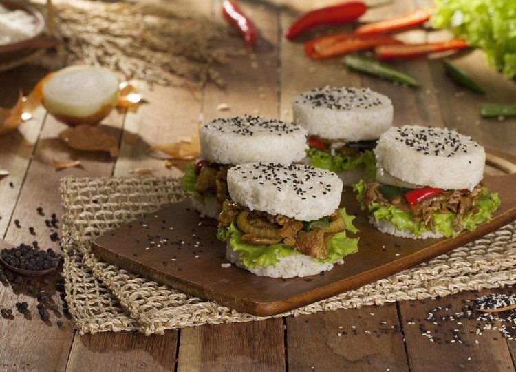 Burger Nasi Sapi Lada Hitam