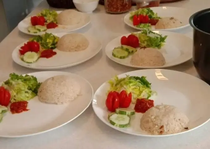 Ayam penyet nasi uduk+Salat